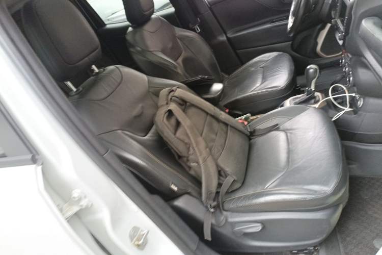 Used Jeep Renegade 2016 1.4T Automatic Smart Edition Right Front Seat