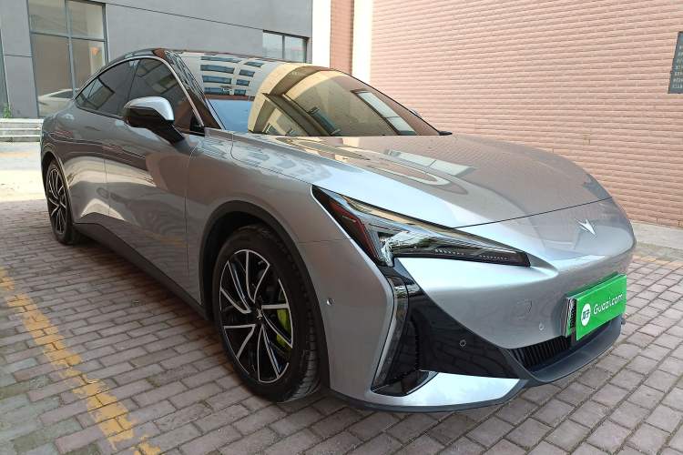 Used ARCFOX Alpha S5 2024 708MAX 200kW Front Right 45 Deg