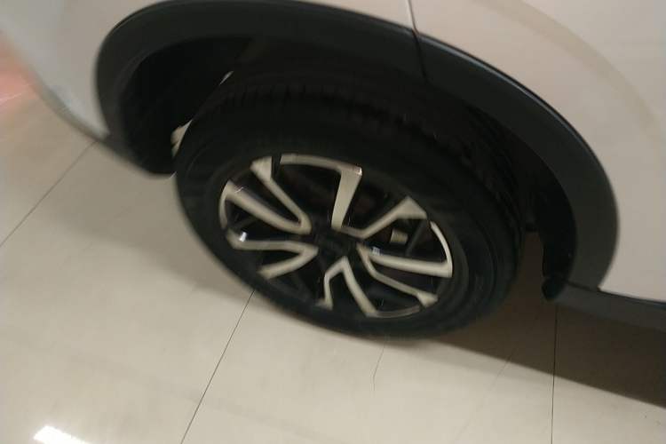 Used Haval H6 2022 3rd Generation 1.5T Automatic Two-Wheel Drive Pro Right Rear Wheel Hub