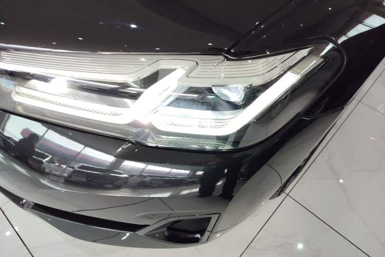 Used BMW 5 Series 2021 530Li xDrive Luxury Package
