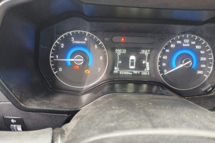 Used Dongfeng Fengon 580 2016 1.8L Manual Comfort Model Odometer Close Up