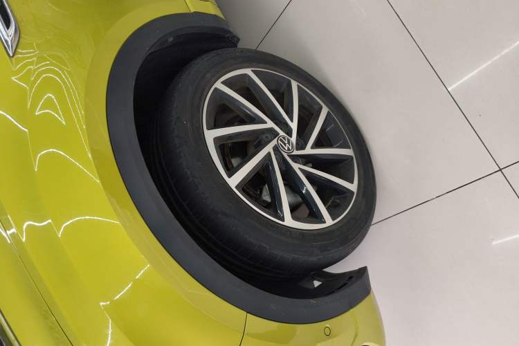 Used Volkswagen T-ROC 2023 300TSI DSG Two-Wheel Drive Starlight Edition
