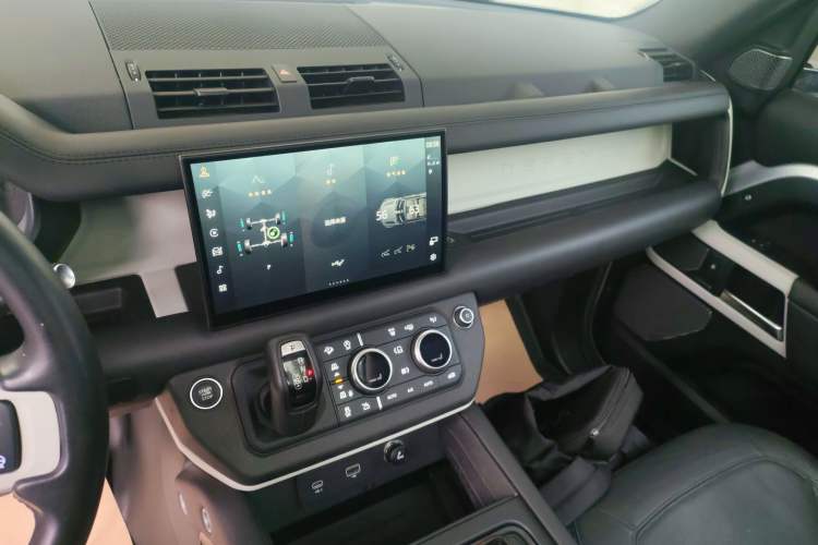 Used Land Rover Defender 2023 Facelift 90 3.0T P400 XS
