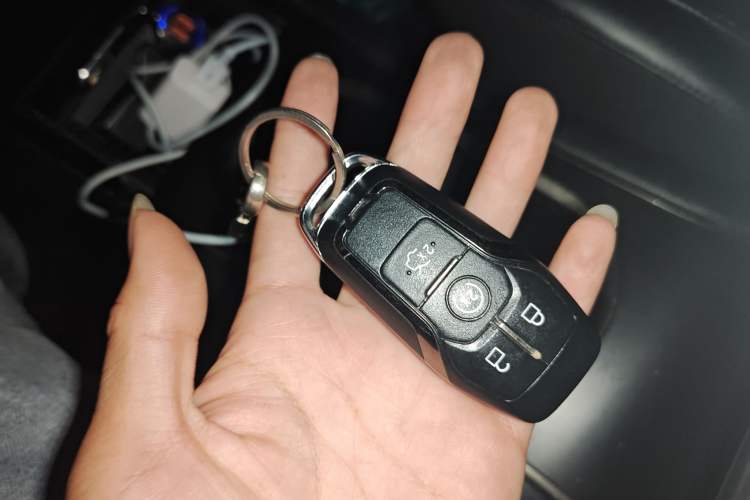 Used Lincoln MKC 2014 2.0T Two-Wheel-Drive Luxury Edition