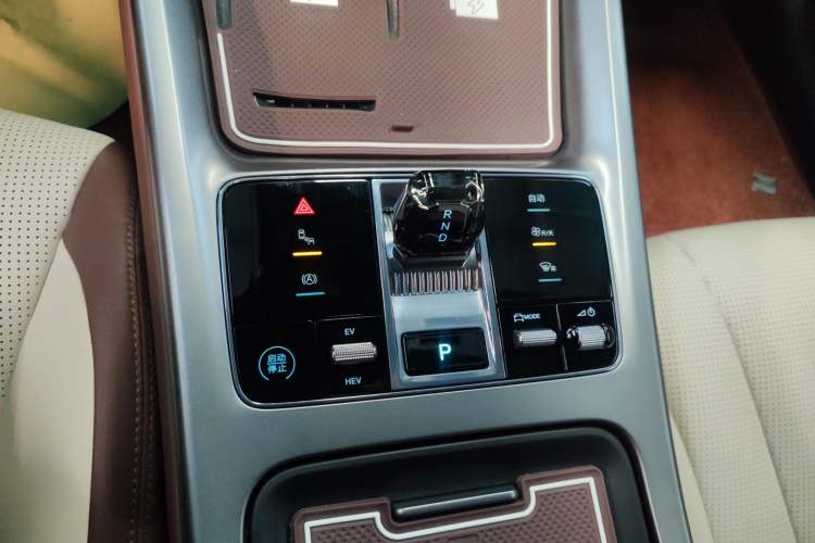 Used BYD Seal 2023 DM-i 1.5T 121km Prestige Model
