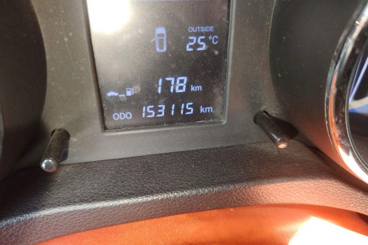 Used CHANGAN CS35 2016 1.6L Manual Luxury Model China IV Standard
