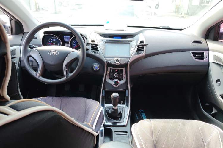 Used Hyundai Elantra (5th Generation / Langdong) 2015 1.6L Manual Leading Model
