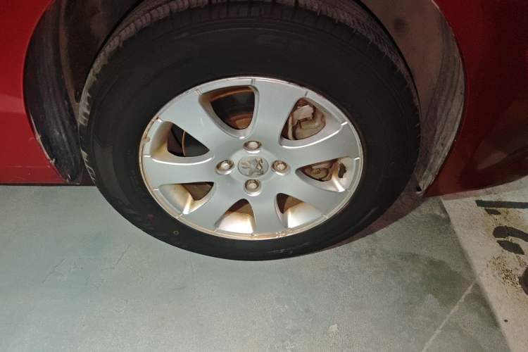 Used Peugeot 307 2010 Sedan 1.6L Manual Comfort Edition Right Front Wheel Hub