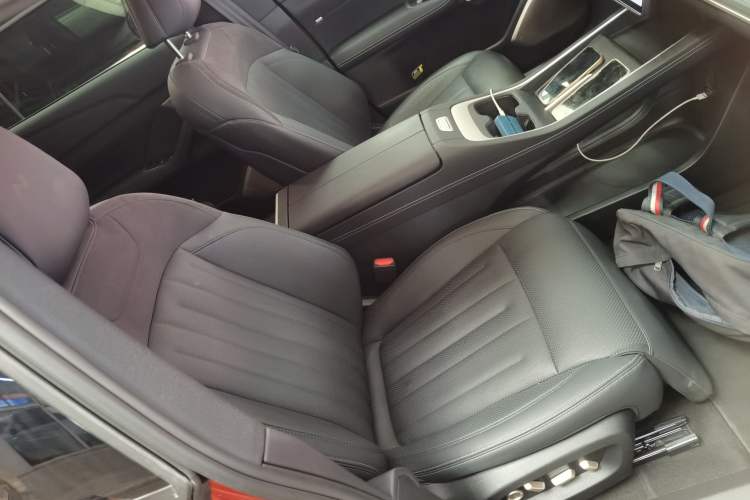 Used ONVO L60 2024 60 kWh Rear-Drive Version Right Front Seat