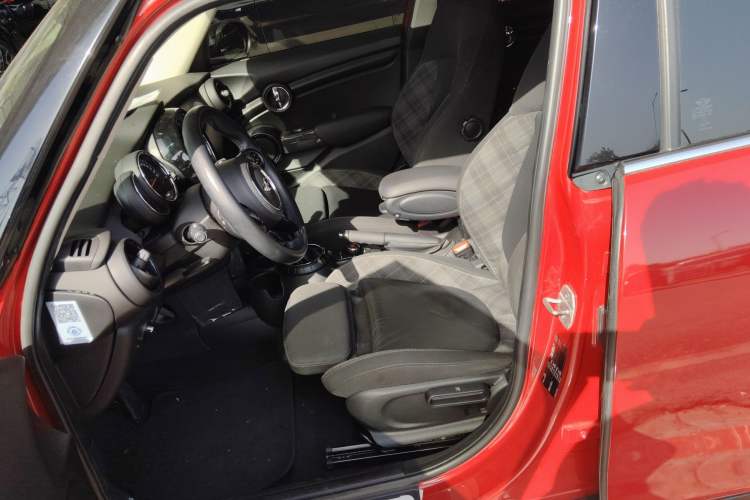 Used MINI MINI 2016 1.5T COOPER Five-Door Edition