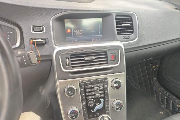 Used Volvo S60 2018 S60L T4 Zhiyuan Edition
