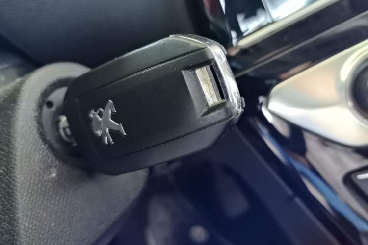 Used Peugeot 308 2016 1.6L Automatic Luxury Edition
