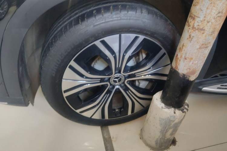 Used Mercedes-Benz EQE SUV 2023 350 4MATIC Luxury Edition Left Front Wheel Hub