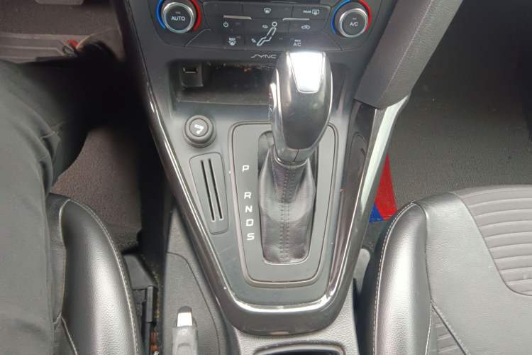 Used Ford Focus 2015 Hatchback 1.6L Automatic Fashion Edition