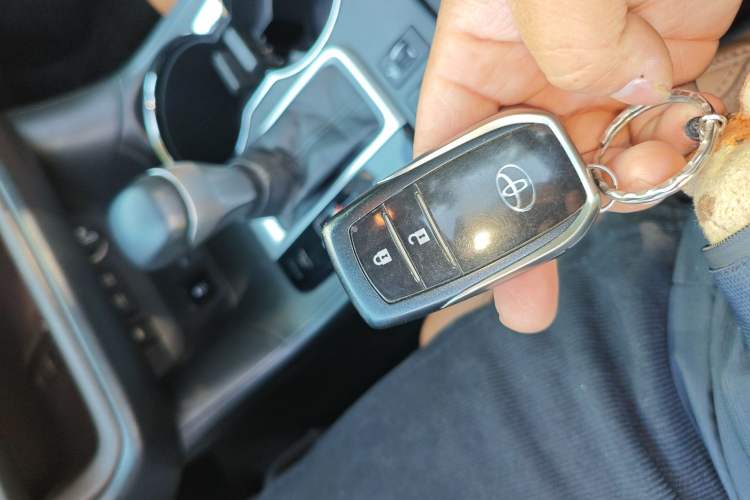 Used Toyota Highlander 2018 2.0T Four-Wheel Drive Luxury Version 7 Seats China VI Standard