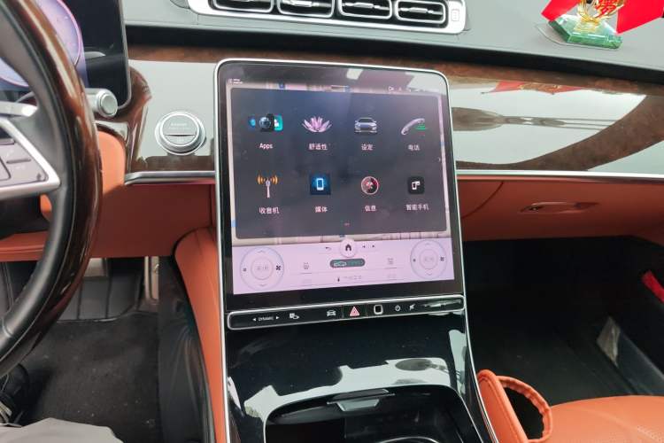 Used Mercedes-Benz Maybach S-Class 2021 S 480 4MATIC Audio And AC Panel