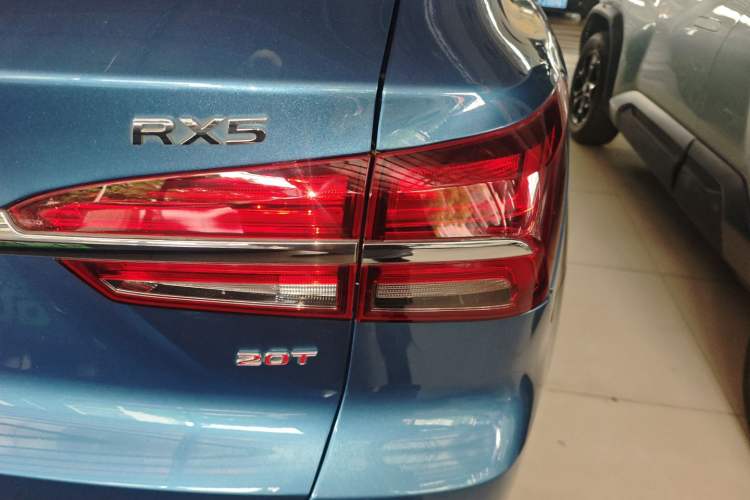 Used Roewe RX5 2016 20T Two-Wheel Drive Automatic Internet Smart Edition Right Rear Taillight