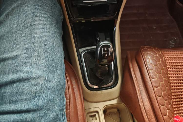 Used Chery E3 2015 1.5L Manual Fashion Model Gear Lever