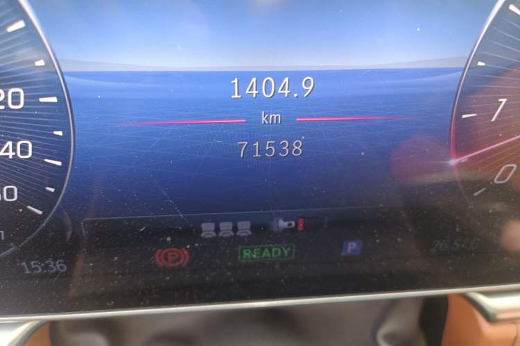 Used Mercedes-Benz S-Class 2021 S 450 L 4MATIC Odometer Close Up