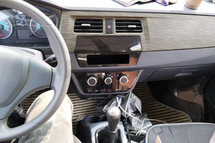 Used Jinbei Hiace X30 2021 1.5L Wealthy Edition Bus China VI Standard SWC15M