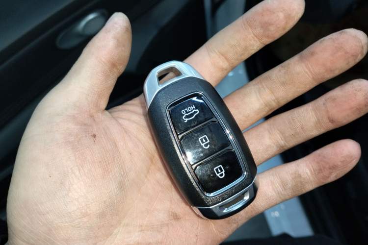 Used Hyundai Elantra 2023 1.5L CVT LUX Prestige Edition Interior 1