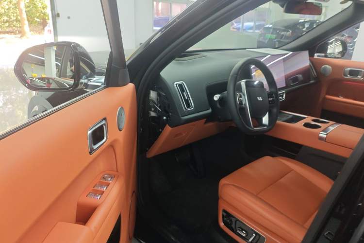 Used Li Auto L8 2025 Max Smart Refresh Edition
