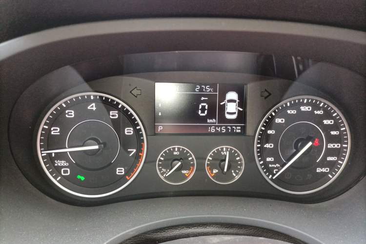 Used BORGWARD BX5 2017 20TGDI Automatic Two-Wheel Drive Pioneer Edition Odometer Close Up