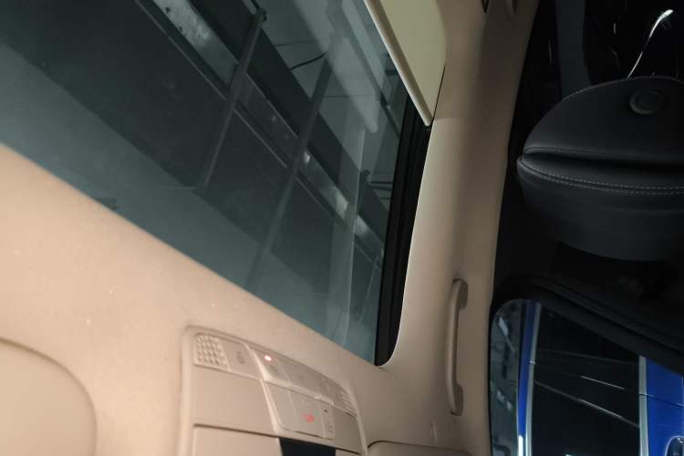 Used Mercedes-Benz C-Class 2019 Restyled C 260 L Sport Edition Headliner