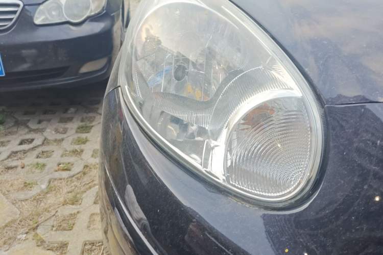 Used Nissan March 2010 1.5L Automatic Easy-Style Version Right Front Headlight