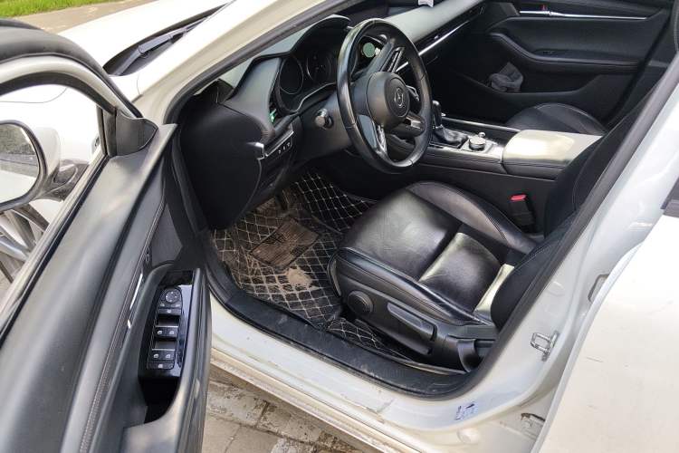 Used Mazda 3 Axela 2020 2.0L Automatic Zhiya Edition
