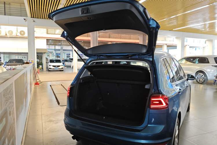 Used Volkswagen Golf Sportsvan 2018 230TSI Automatic Trend Edition
