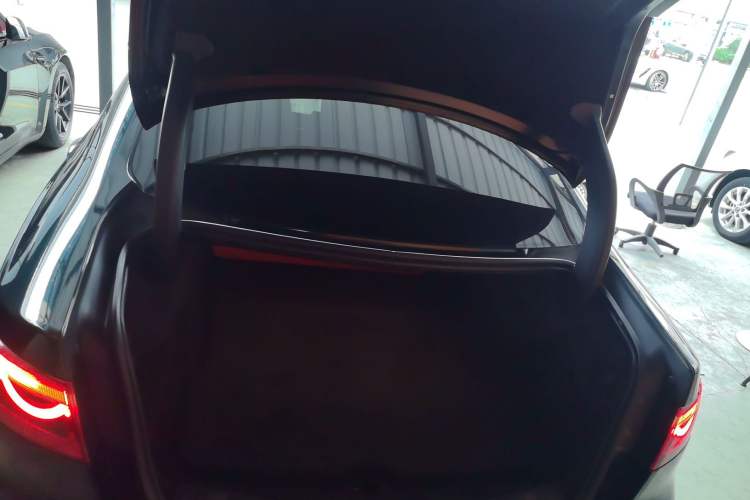 Used Jaguar XFL 2022 XFL 2.0T P250 Two-Wheel-Drive Elite Sport Edition