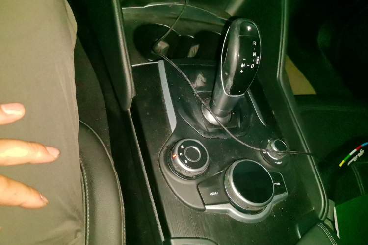 Used Alfa Romeo Giulia 2017 2.0T 200HP Elite Edition Gear Lever