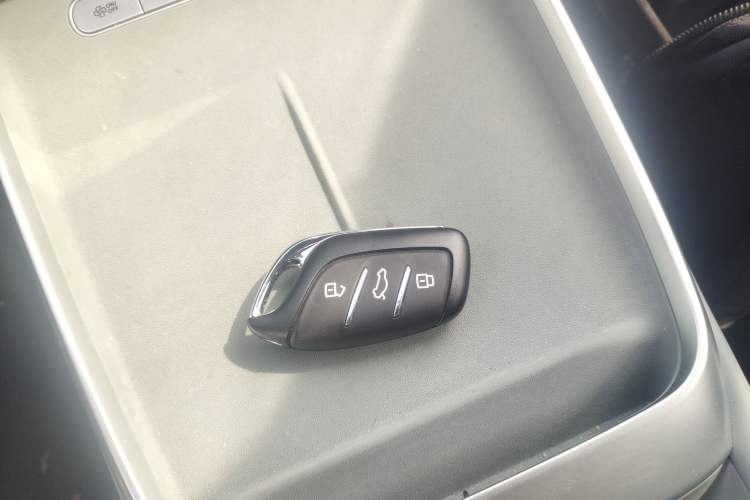 Used Roewe D6 2025 450km Deluxe Edition Vehicle Key