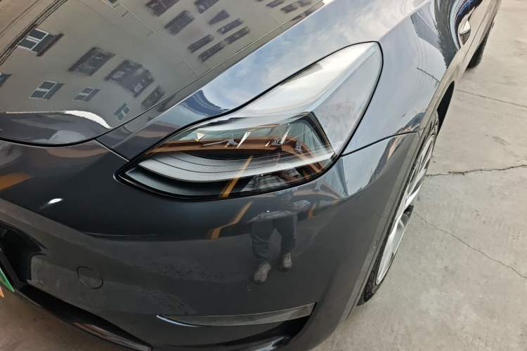 Used Tesla Model Y 2022 Long-Range All-Wheel-Drive Version