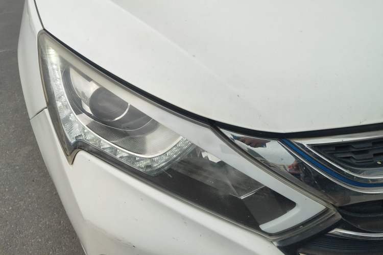 Used BYD Qin New Energy 2017 1.5T Luxury Model Right Front Headlight