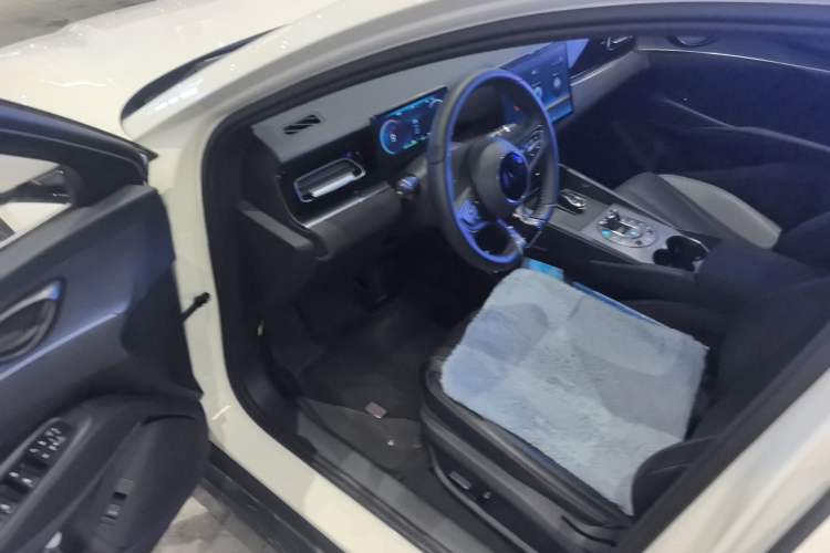 Used BYD Seal 06 New Energy 2024 DM-i 80KM Prestige Model Driver Seat