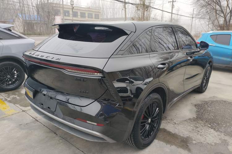 Used Venucia V 2022 260T Black Horse Edition · Idol Rear Right 45 Deg