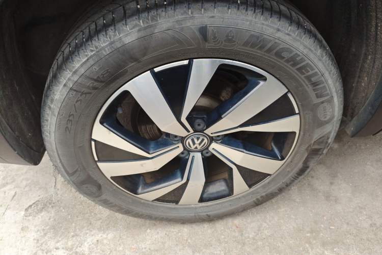 Used Volkswagen Tayron 2020 330TSI Two-Wheel Drive Luxury Smart Connectivity Version Right Rear Wheel Hub