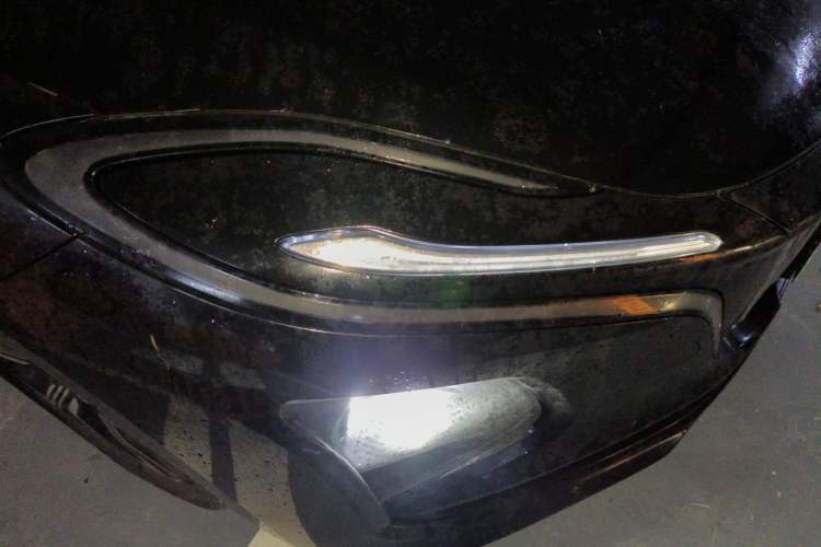 Used Hongqi E-QM5 2021 Online Booking Charging Basic Edition 5 Seats Right Front Headlight