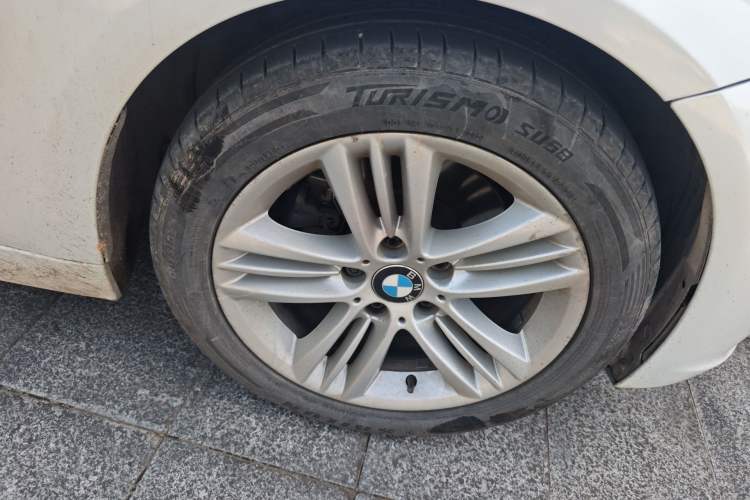 Used BMW 3 Series 2017 320Li Fashion Model Right Front Wheel Hub