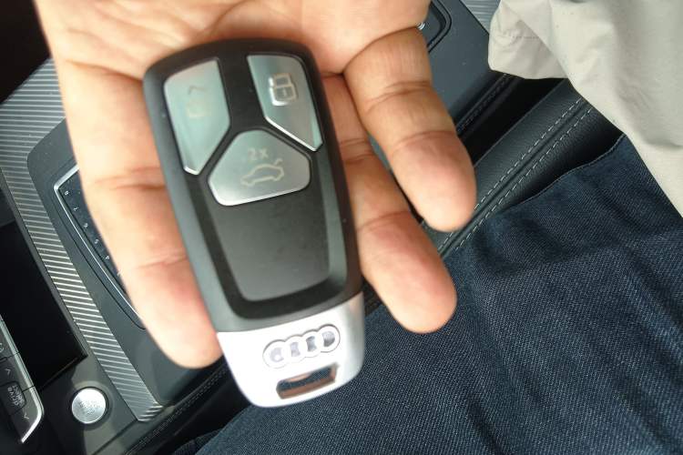 Used Audi Q5L 2020 45 TFSI Prestige Fashion Model Vehicle Key