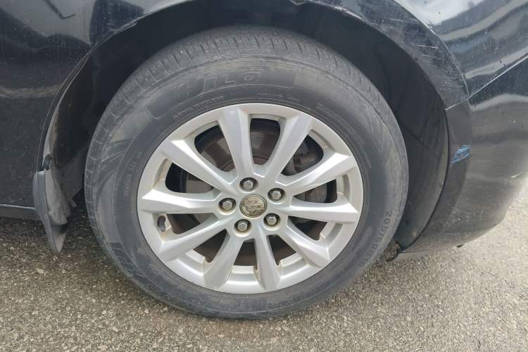 Used Buick GT 2013 GT 1.6L Automatic Fashion Edition Right Front Wheel Hub