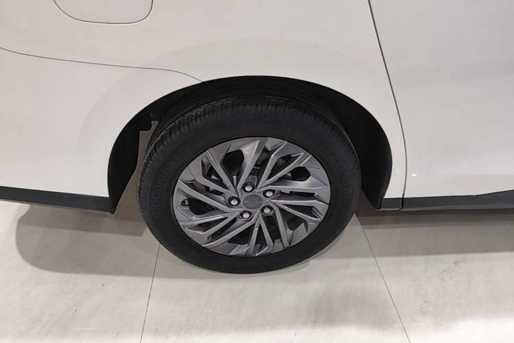 Used SAIC MAXUS EUNIQ 5 2020 1.3T PLUG-IN Luxury Edition