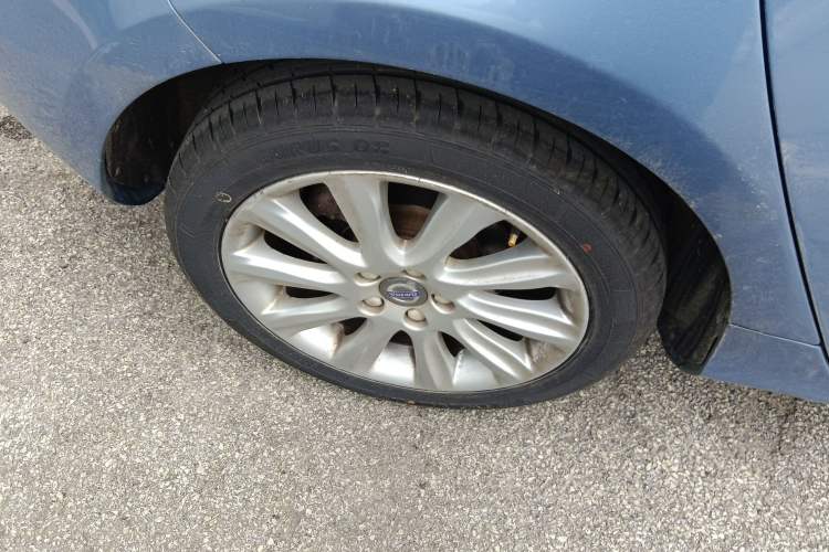 Used Volvo V40 2016 T4 Smart Luxury Edition