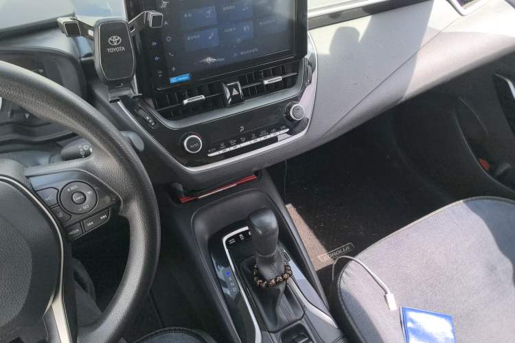 Used Toyota Corolla 2021 Dual-Motor 1.8L E-CVT Elite Edition Audio And AC Panel