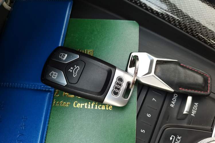 Used Audi A4L 2019 40 TFSI Fashion Version China V Vehicle Key