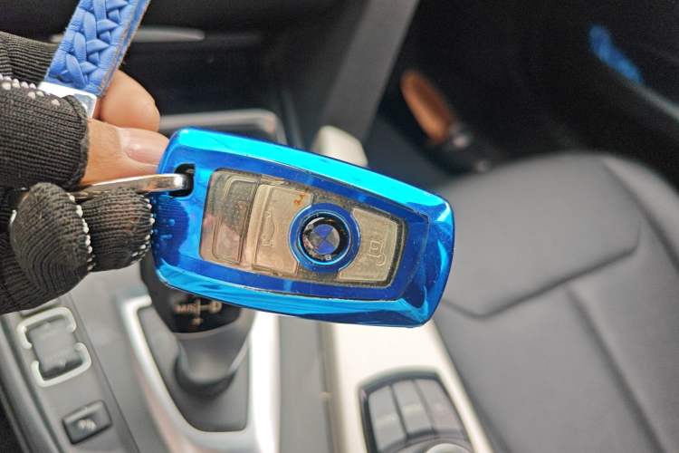 Used BMW 3 Series 2015 320i Fashion Model
