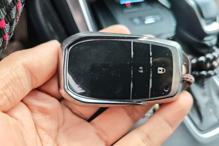 Used Toyota Venza 2023 2.0L CVT Two-Wheel Drive Luxury Edition Vehicle Key