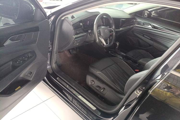 Used Volkswagen Passat 2022 330TSI Luxury Edition
